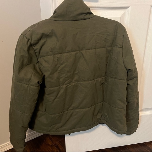 Aritizia Sunday Best green quilted jacket. Size small - Picture 4 of 5